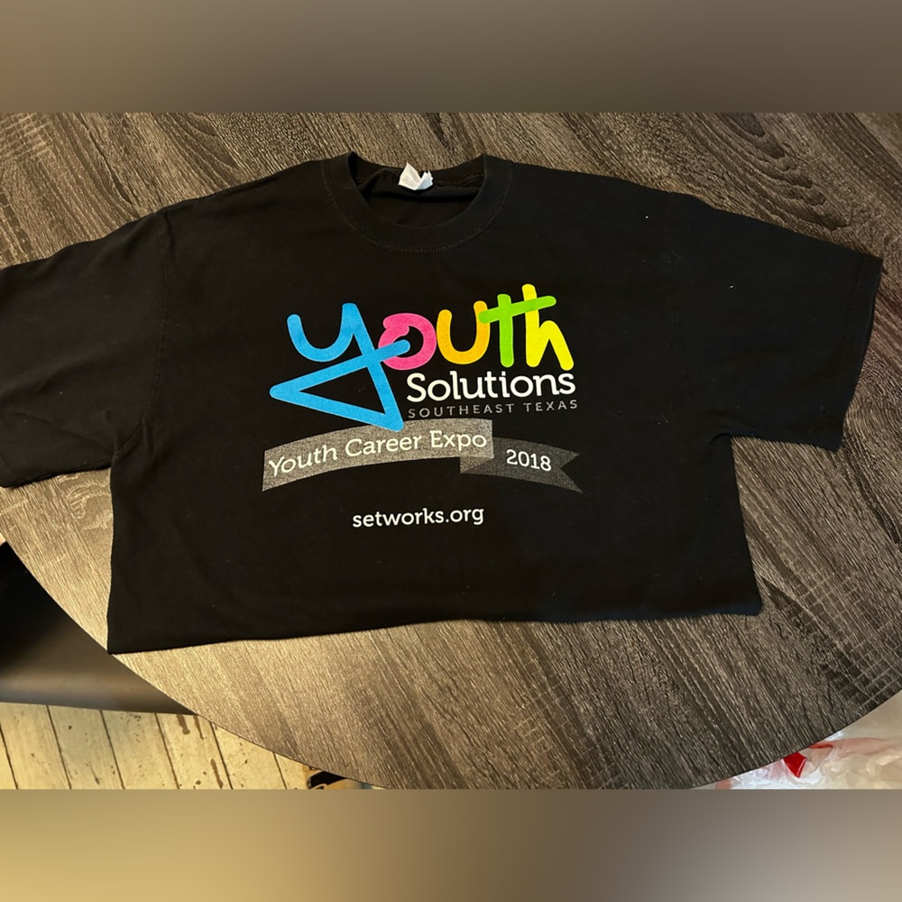 Unisex Black t-shirt